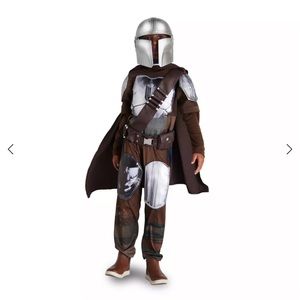 Disney Deluxe Mandalorian Costume